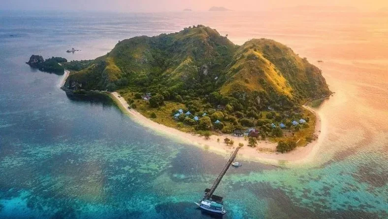 Wisata Pulau di Indonesia