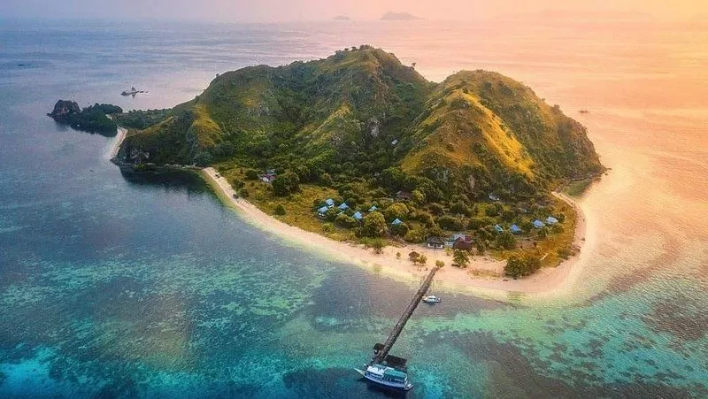 Wisata Pulau di Indonesia